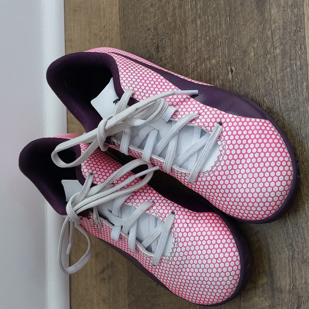 Puma youth indoor soccer shoes